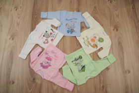 Dojčenský textil - košieľky, kabátiky, reklíky, svetríky