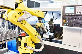 Robotická obsluha strojov