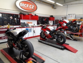 Špičkové motocyklové doplnky u MCF