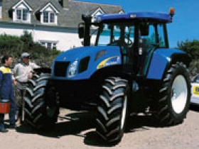 Traktor New Holland T 7500