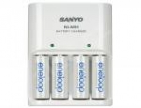 Nabíjačka Sanyo a 4 ks Eneloop AA 2000 mAh