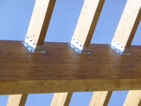 Výroba spojovacích a kotviacich prvkov na drevené konštrukcie
