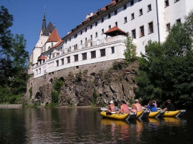 Slnečný splav rieky Vltava 